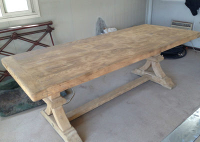 Décapage table en bois
